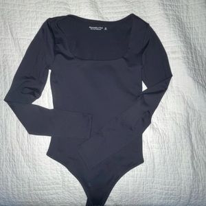 ABERCROMBIE SQUARE NECK BODYSUIT